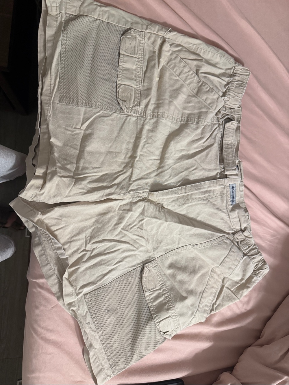 Columbia Men's Cream Outdoor Cargo Shorts